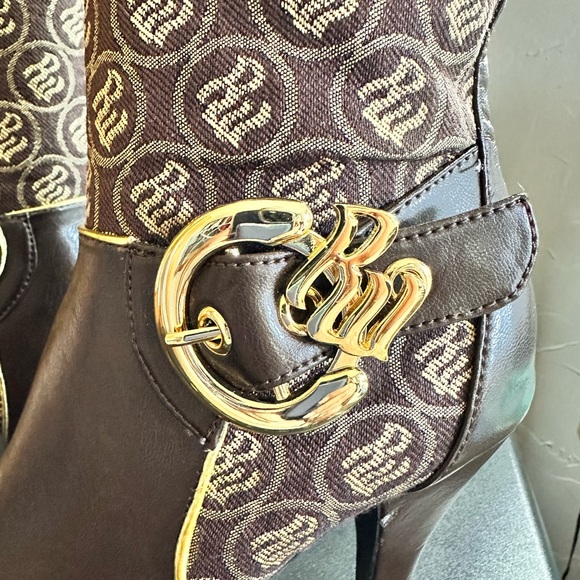 🛍️ Vintage 90’s Rocawear monogram brown with gold accents 4” heel rare boots - Picture 3 of 8